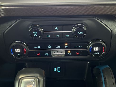 Used 2023 Ford Bronco Outer Banks AWD/4WD image 25
