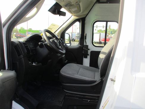 Used 2024 RAM ProMaster 3500 w/ Delivery Van Package FWD image 5