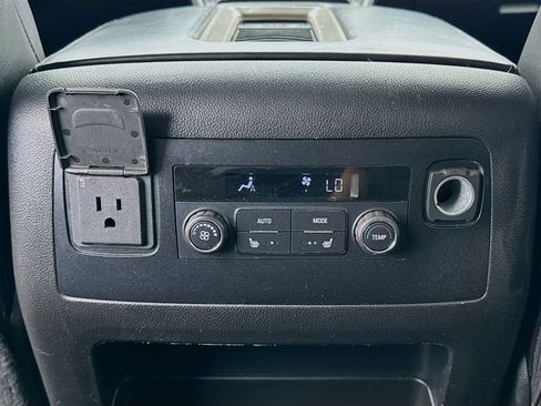 Used 2020 GMC Yukon XL Denali RWD image 16