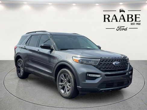 Used 2023 Ford Explorer XLT w/ Equipment Group 202A AWD/4WD image 3