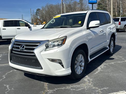 Used 2016 Lexus GX 460 w/ Premium Package image 4