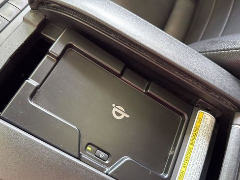 Used 2022 Toyota Highlander XLE image 25