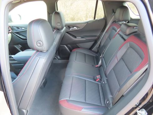 New 2026 Chevrolet Equinox RS w/ Convenience Package III AWD/4WD image 25