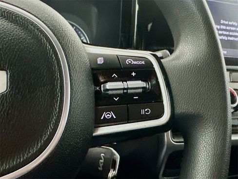 Used 2022 Kia Sorento LX image 26