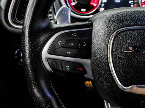 Used 2016 Dodge Challenger SRT image 18