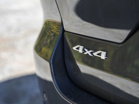 New 2025 Jeep Grand Cherokee Laredo X w/ Luxury Tech Group I image 8