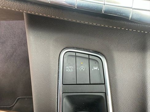 Used 2022 Cadillac Escalade Premium Luxury w/ Performance Package AWD/4WD image 32