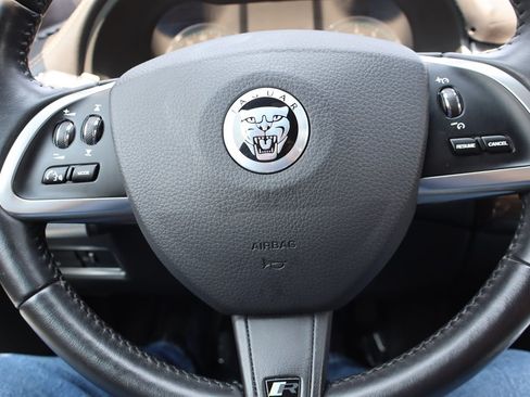 Used 2013 Jaguar XF R RWD image 39