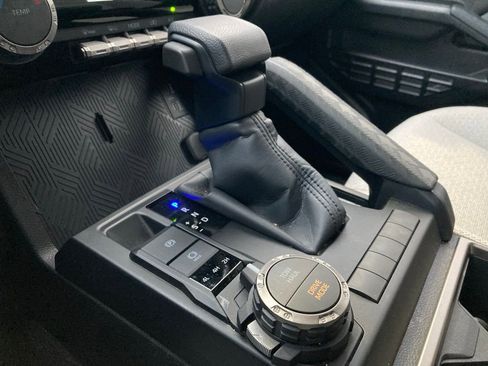 Used 2025 Toyota 4Runner SR5 image 24