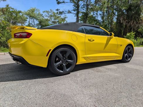 Used 2018 Chevrolet Camaro LT w/ RS Package RWD image 9