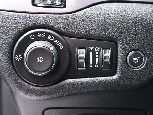 Used 2019 Jeep Cherokee Limited w/ Trailer Tow Group image 19