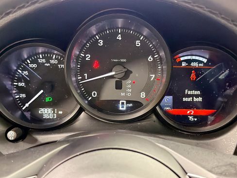 Certified 2023 Porsche Macan AWD/4WD image 39