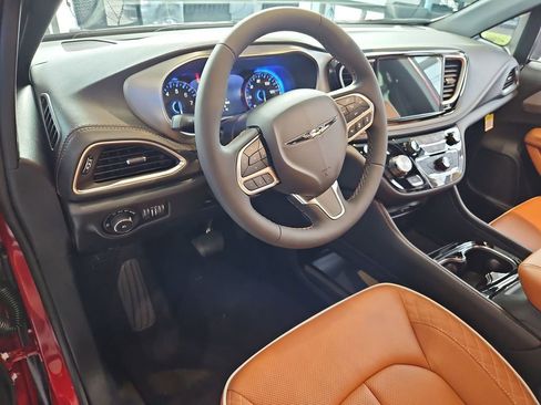 New 2026 Chrysler Pacifica Pinnacle w/ Trailer Tow Group image 13