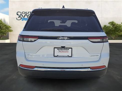 Used 2025 Jeep Grand Cherokee Limited AWD/4WD image 4