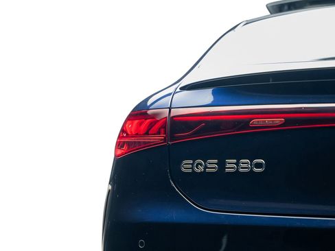 Used 2022 Mercedes-Benz EQS 580 4MATIC Sedan image 18