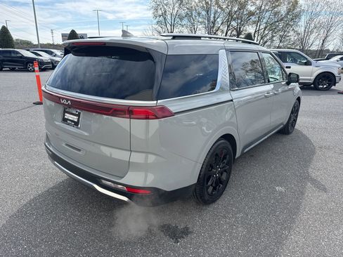 Used 2023 Kia Carnival SX Prestige FWD image 7