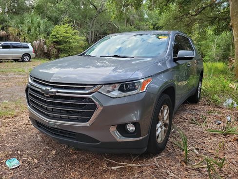 Used 2019 Chevrolet Traverse LT w/ LPO, Floor Liner Package FWD image 1