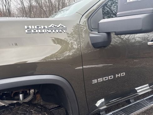 Used 2023 Chevrolet Silverado 3500 High Country w/ Safety Package II image 7