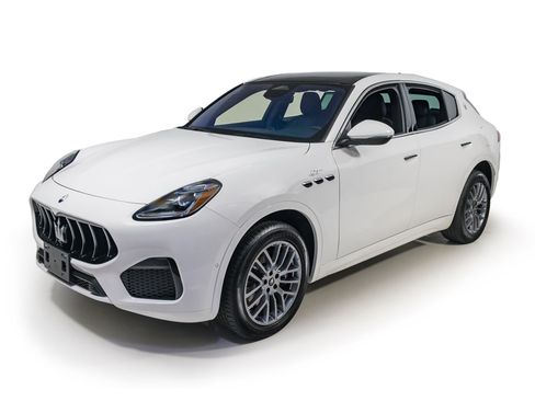 Used 2024 Maserati Grecale GT image 2