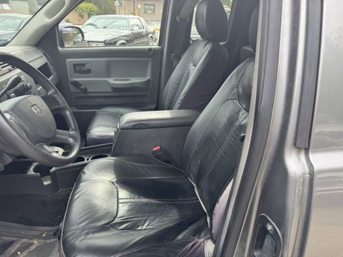 Used 2011 Dodge Dakota ST image 9