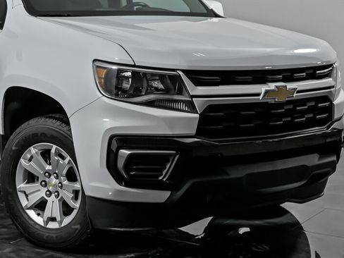 Used 2022 Chevrolet Colorado LT image 2