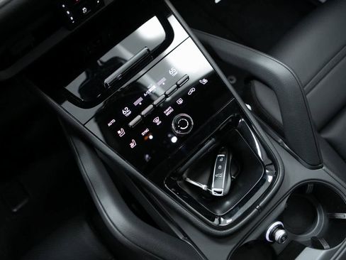 New 2026 Porsche Cayenne S image 21