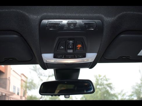 Used 2017 BMW X5 xDrive40e image 32