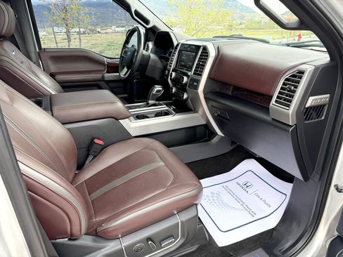 Used 2015 Ford F150 Platinum w/ Equipment Group 701A Luxury AWD/4WD image 16