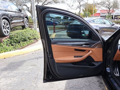 Used 2023 BMW 540i w/ M Sport Package image 23