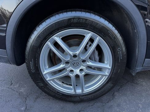 Used 2018 Porsche Cayenne image 41