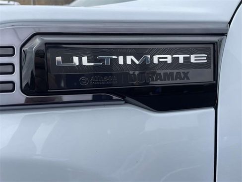 New 2026 GMC Sierra 2500 Denali Ultimate w/ LPO, Black Badging Package image 7