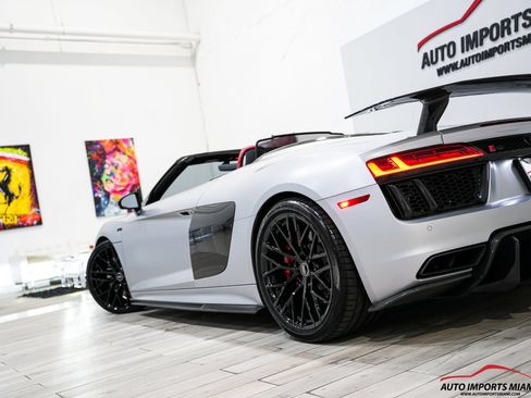 Used 2018 Audi R8 V10 w/ Carbon Exterior Package AWD/4WD image 92