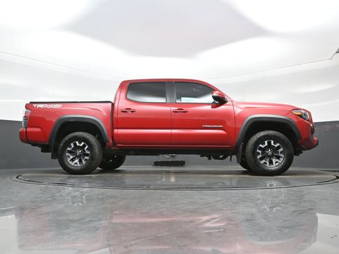 Used 2023 Toyota Tacoma TRD Off-Road w/ Technology Package AWD/4WD image 33