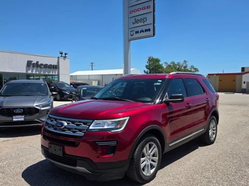 Used 2018 Ford Explorer XLT AWD/4WD image 1