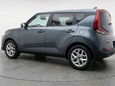 Used 2025 Kia Soul LX w/ LX Technology Package FWD image 6