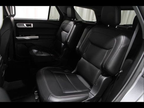 Certified 2024 Ford Explorer XLT w/ Equipment Group 202A AWD/4WD image 19