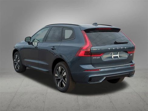 New 2026 Volvo XC60 B5 Plus w/ Protection Package Premier image 4