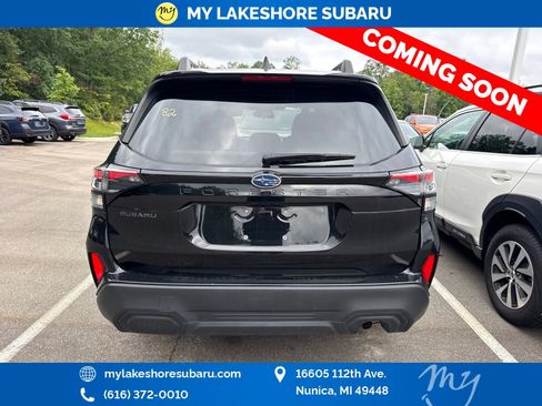 Used 2025 Subaru Forester Premium AWD/4WD image 6