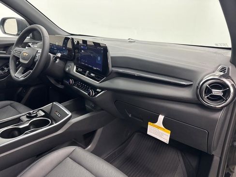 New 2026 Chevrolet Equinox LT w/ Convenience Package II image 31