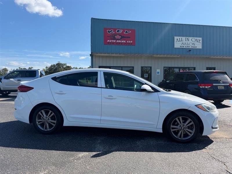 Used 2018 Hyundai Elantra SEL w/ Cargo Package FWD image 3