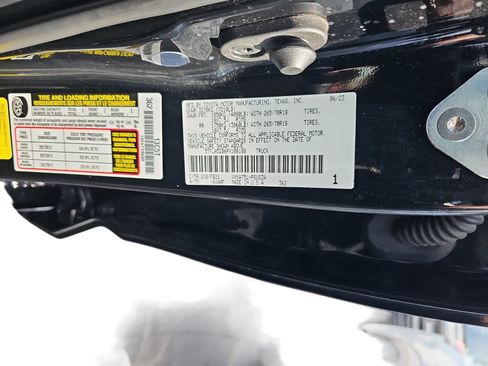 Used 2023 Toyota Tundra SR5 w/ SR5 Convenience Package AWD/4WD image 28
