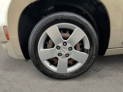 Used 2009 Chevrolet HHR LS image 14