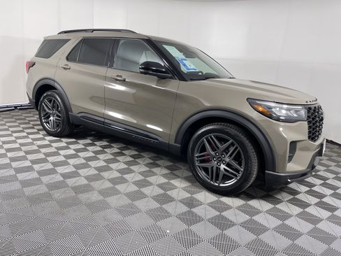 Certified 2026 Ford Explorer ST w/ Sun And Sound Package AWD/4WD image 8
