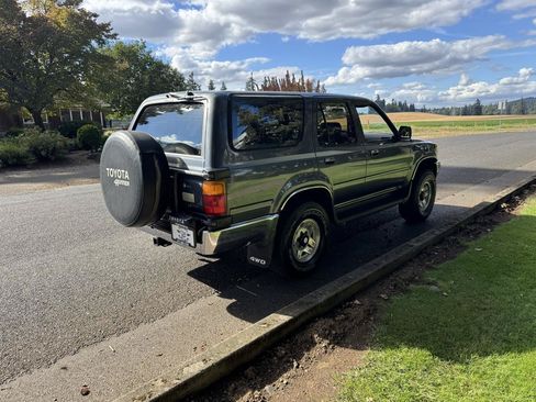 Used 1990 Toyota 4Runner SR5 AWD/4WD image 5