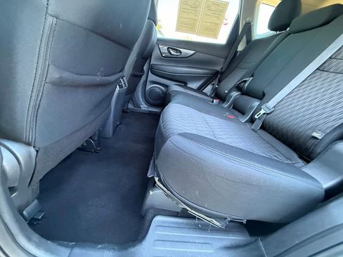 Used 2019 Nissan Rogue S w/ Special Edition Package FWD image 27