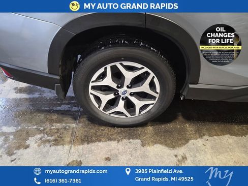 Used 2023 Subaru Forester Premium image 34