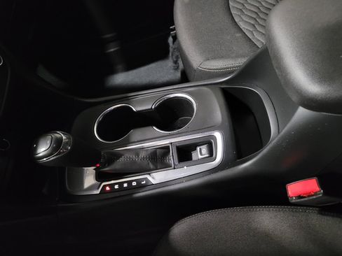 Used 2020 Chevrolet Equinox LT FWD image 22