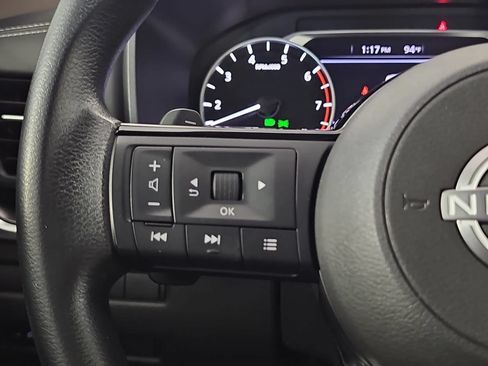 Used 2023 Nissan Rogue SV FWD image 16