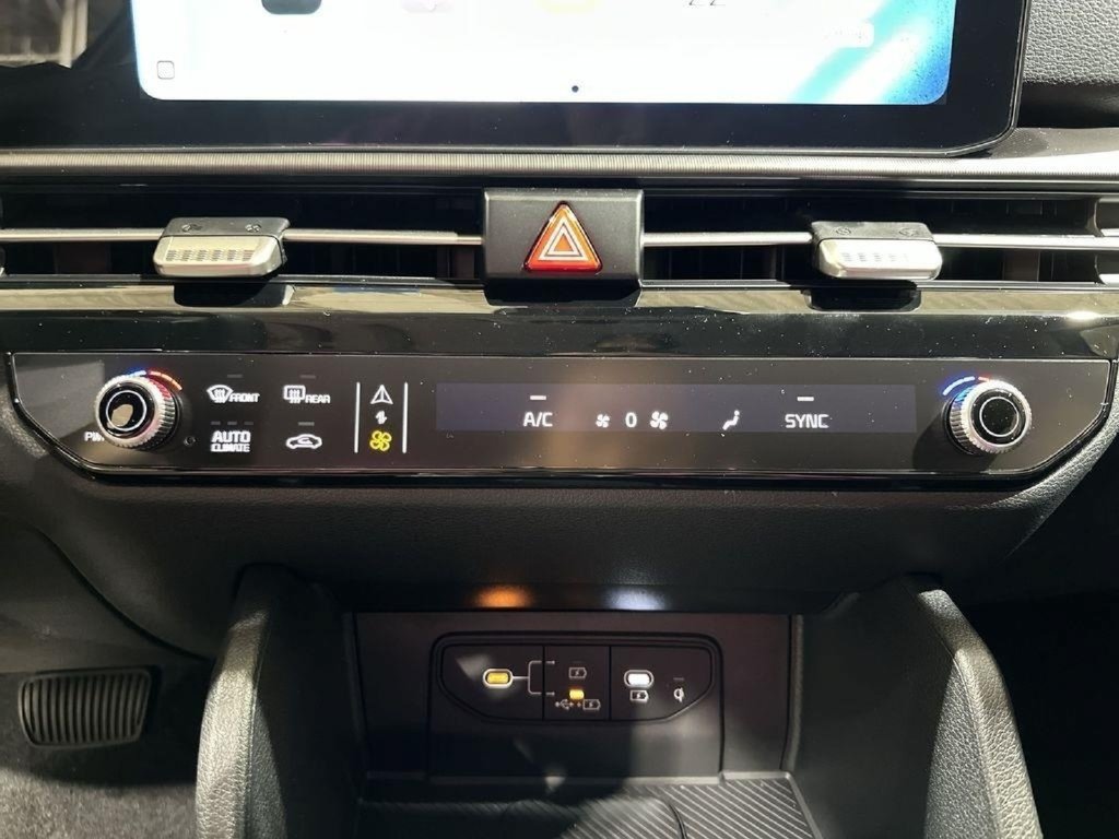 New 2026 Kia Sportage SX FWD image 17