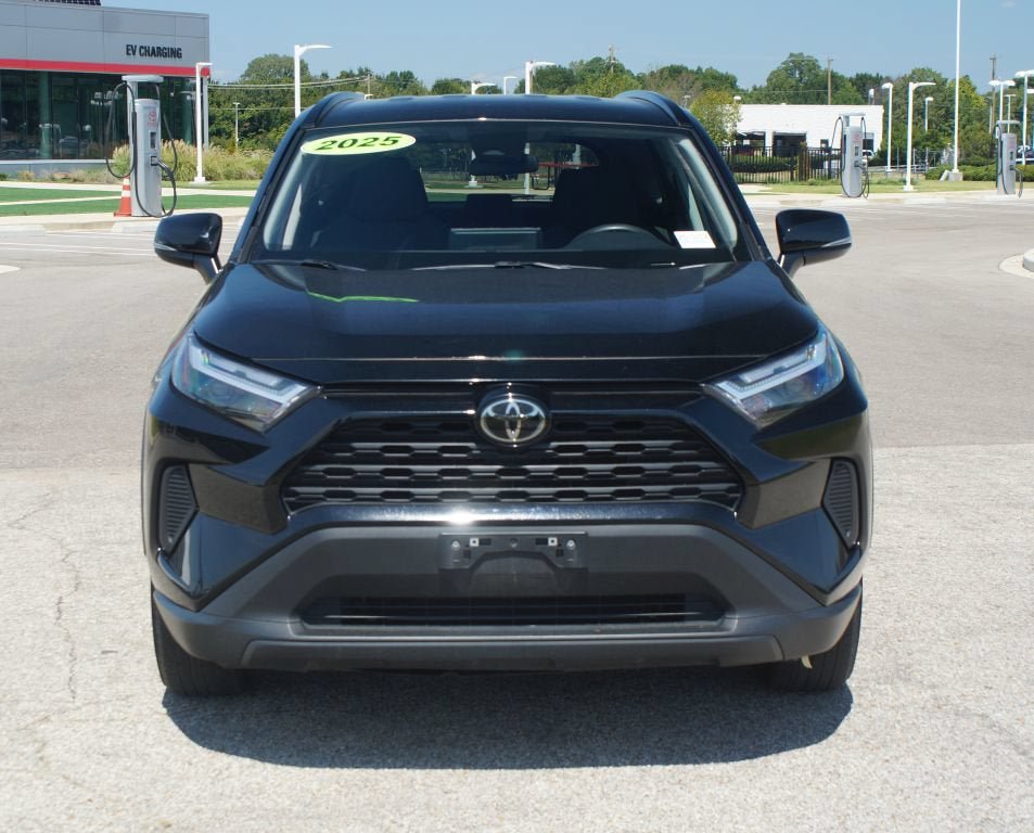 Used 2025 Toyota RAV4 XLE AWD/4WD image 24